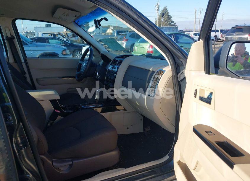 Photo 5 of 2008 Mazda Tribute S SPORT (VIN 4F2CZ96168KM05738)