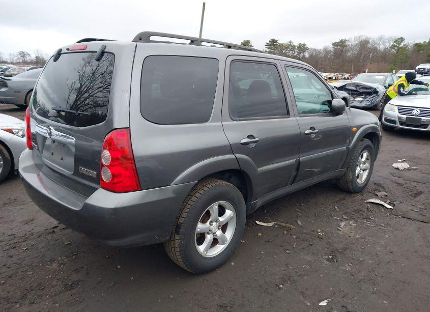 Photo 4 of 2005 Mazda Tribute S (VIN 4F2CZ96175KM09650)