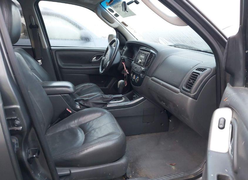 Photo 5 of 2005 Mazda Tribute S (VIN 4F2CZ961X5KM25180)