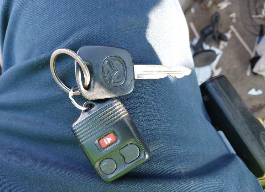 Photo 11 of 2001 Mazda Tribute DX V6 (VIN 4F2YU07111KM48436)