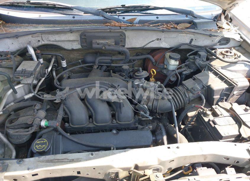 Photo 10 of 2001 Mazda Tribute ES V6/LX V6 (VIN 4F2YU08171KM17786)