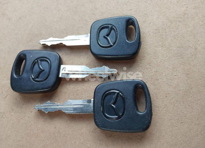 Photo 11 of 2002 Mazda Tribute ES V6/LX V6 (VIN 4F2YU081X2KM23308)