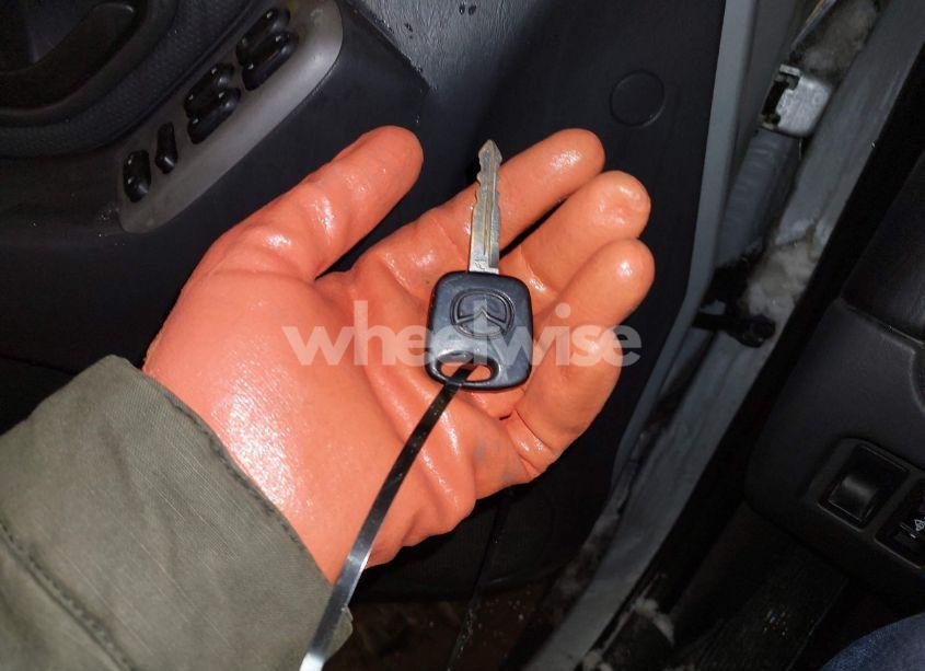 Photo 11 of 2003 Mazda Tribute DX (VIN 4F2YZ02B73KM43813)