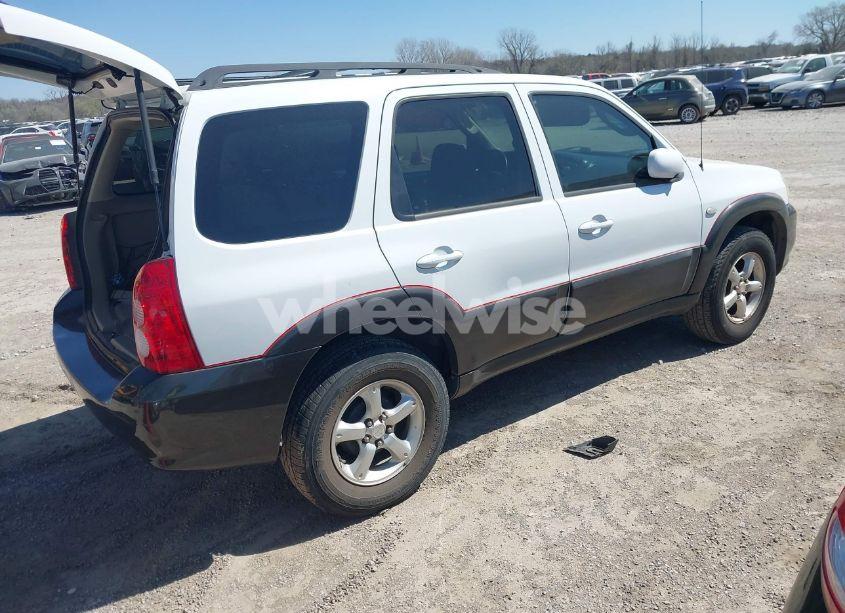Photo 4 of 2006 Mazda Tribute I (VIN 4F2YZ02Z06KM26613)