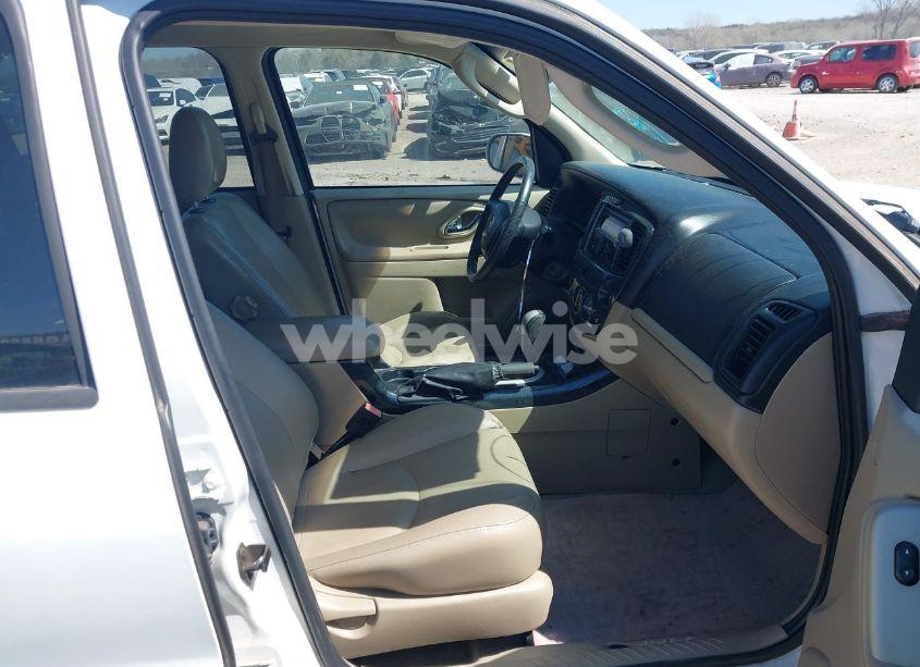 Photo 5 of 2006 Mazda Tribute I (VIN 4F2YZ02Z06KM26613)