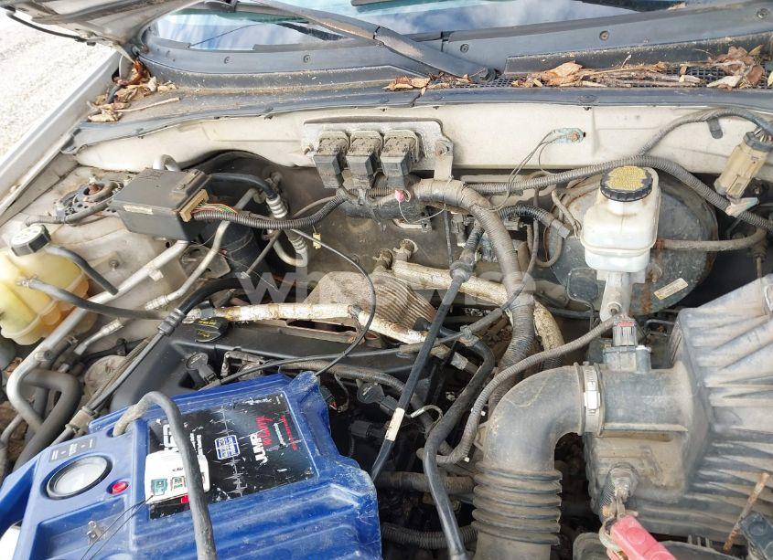 Photo 10 of 2005 Mazda Tribute I (VIN 4F2YZ02Z35KM43193)