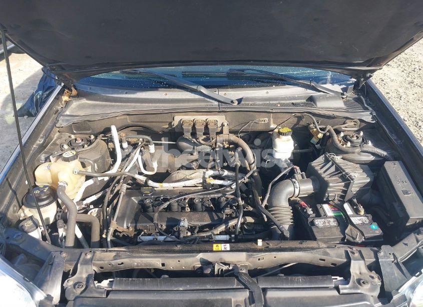 Photo 10 of 2005 Mazda Tribute I (VIN 4F2YZ02Z35KM57384)