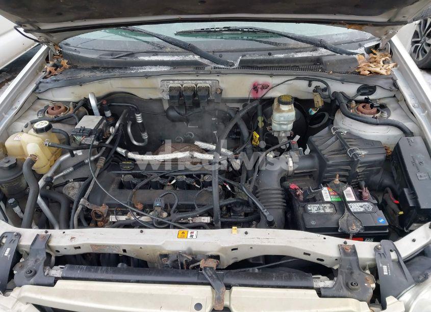 Photo 10 of 2005 Mazda Tribute I (VIN 4F2YZ02Z35KM57658)