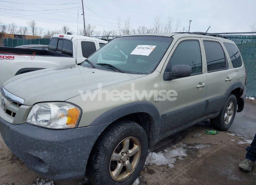 Photo 2 of 2005 Mazda Tribute I (VIN 4F2YZ02Z35KM57658)