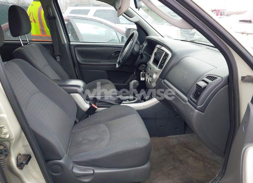 Photo 5 of 2005 Mazda Tribute I (VIN 4F2YZ02Z35KM57658)