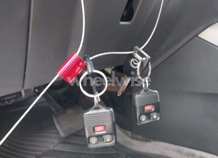 Photo 11 of 2006 Mazda Tribute I (VIN 4F2YZ02Z56KM36277)