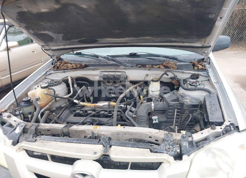 Photo 10 of 2005 Mazda Tribute I (VIN 4F2YZ02Z75KM36490)