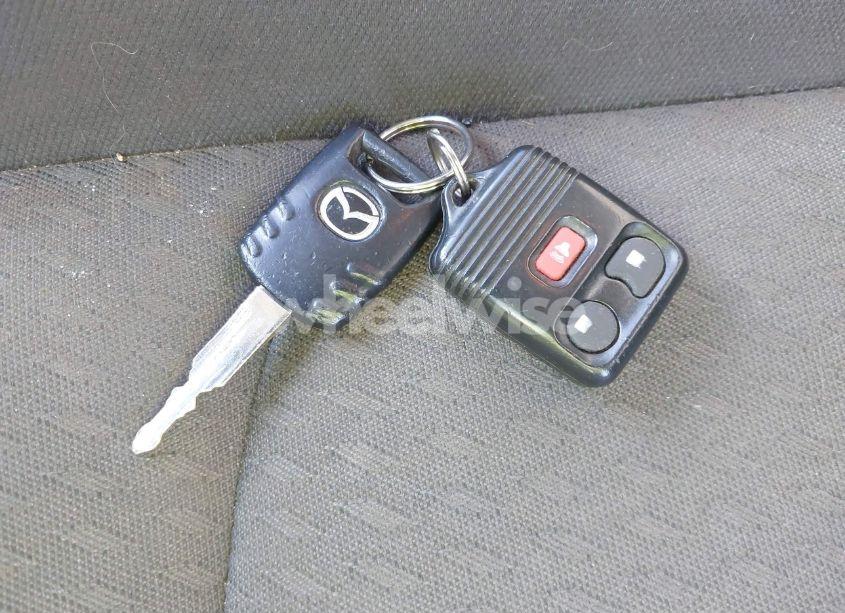 Photo 11 of 2005 Mazda Tribute I (VIN 4F2YZ02Z75KM54858)