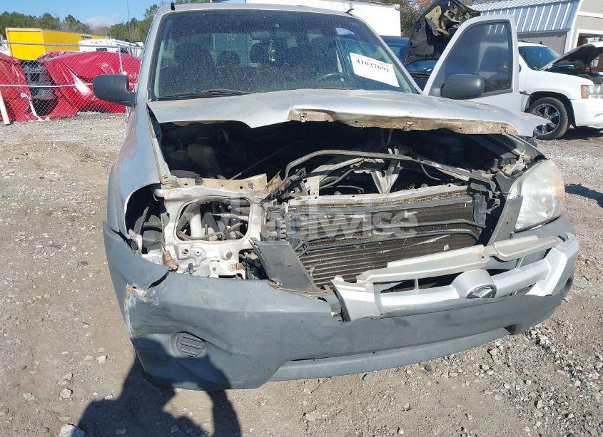 Photo 6 of 2005 Mazda Tribute I (VIN 4F2YZ02Z75KM54858)