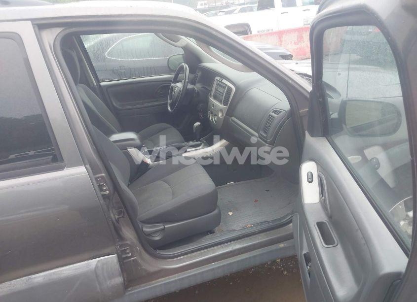 Photo 5 of 2006 Mazda Tribute I (VIN 4F2YZ02Z76KM18492)