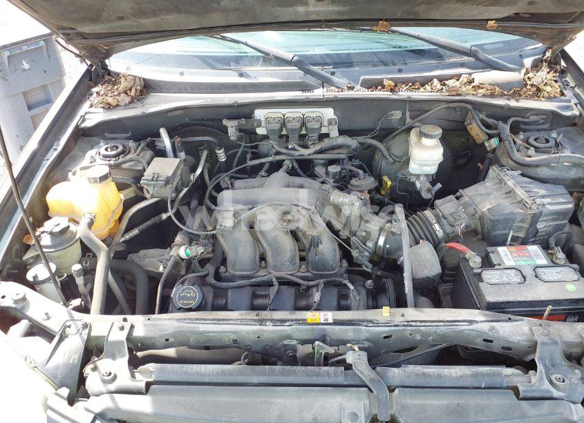 Photo 10 of 2005 Mazda Tribute S (VIN 4F2YZ04105KM16976)