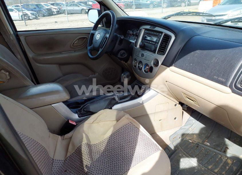 Photo 5 of 2005 Mazda Tribute S (VIN 4F2YZ04105KM16976)