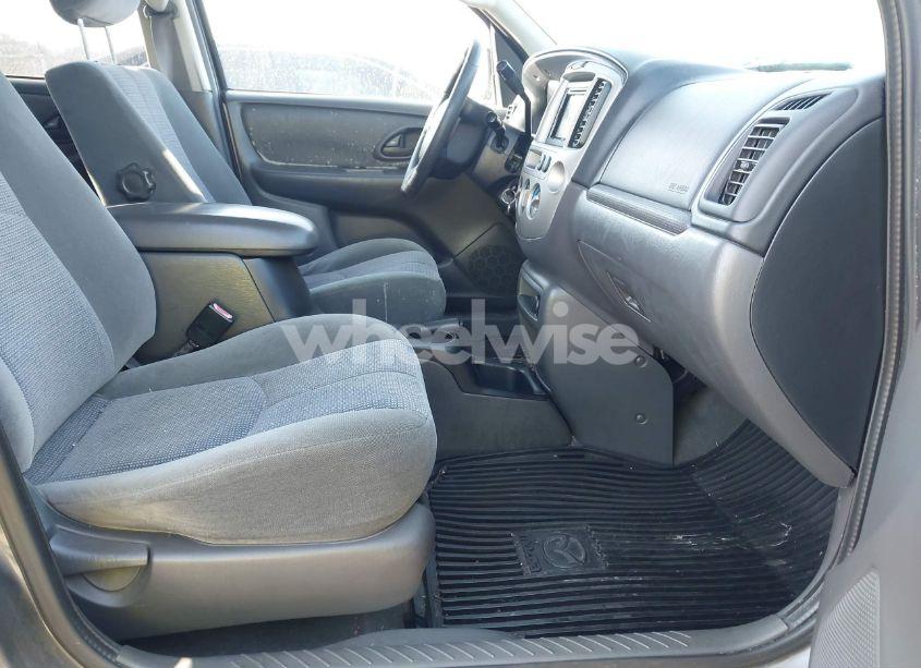 Photo 5 of 2004 Mazda Tribute LX V6 (VIN 4F2YZ04114KM13048)