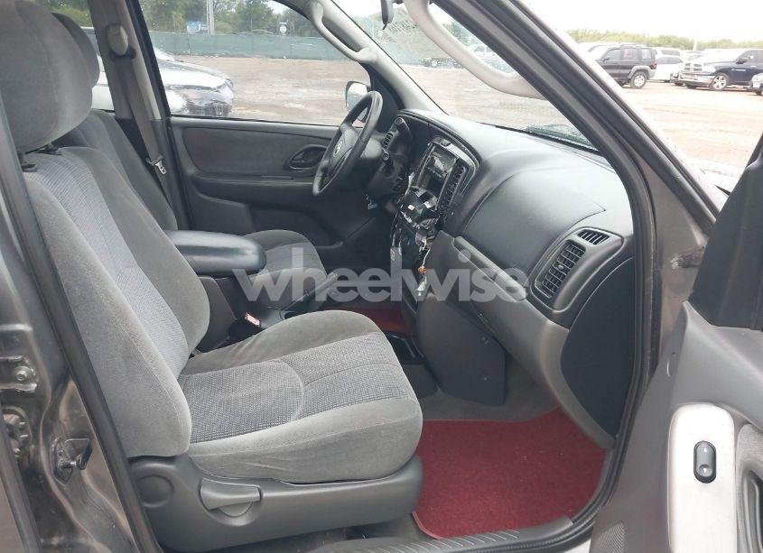 Photo 5 of 2004 Mazda Tribute LX V6 (VIN 4F2YZ04114KM22686)