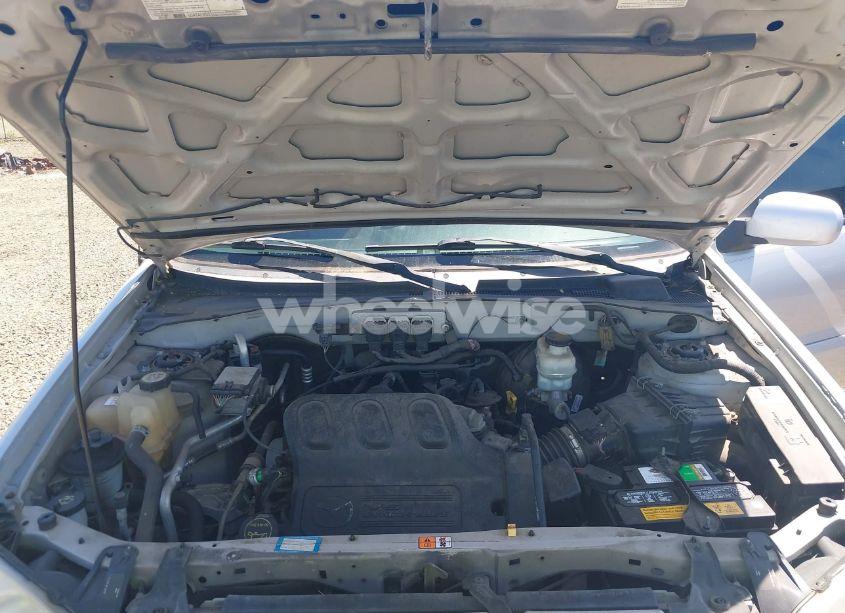 Photo 10 of 2005 Mazda Tribute S (VIN 4F2YZ04115KM45709)