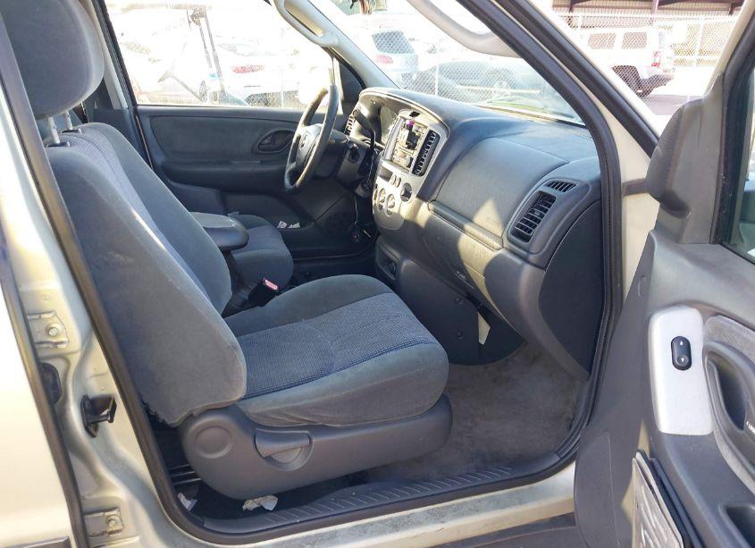 Photo 5 of 2004 Mazda Tribute LX V6 (VIN 4F2YZ04124KM03418)