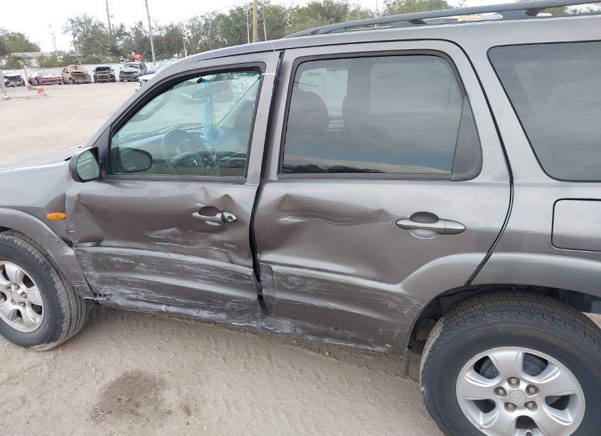 Photo 6 of 2004 Mazda Tribute LX V6 (VIN 4F2YZ04134KM03556)