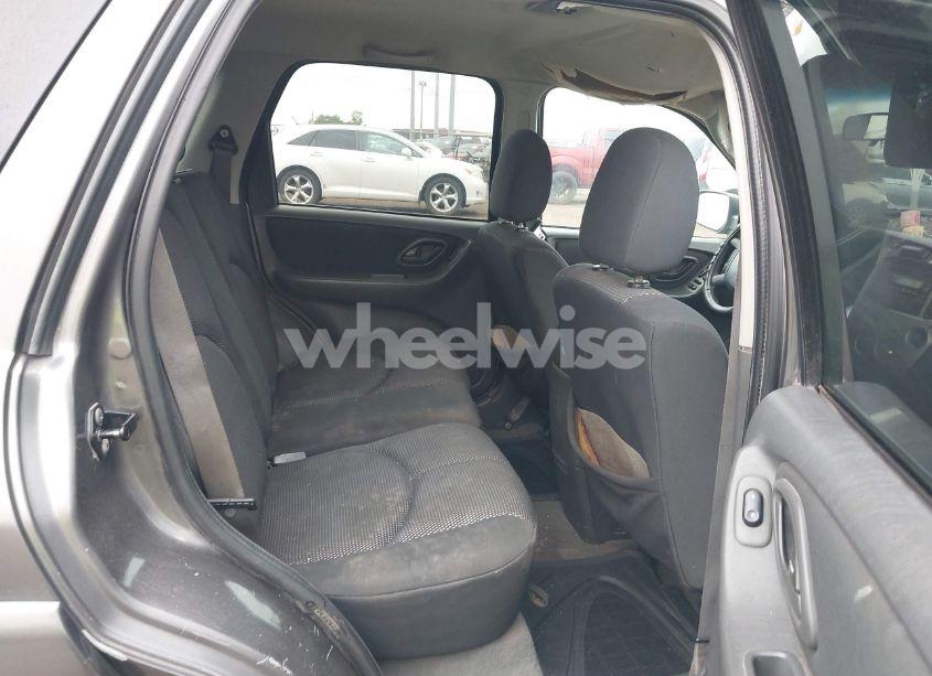 Photo 8 of 2005 Mazda Tribute S (VIN 4F2YZ04135KM05678)