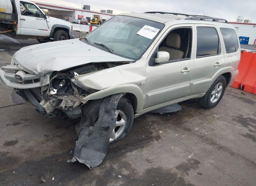 Photo 2 of 2005 Mazda Tribute S (VIN 4F2YZ04145KM36020)