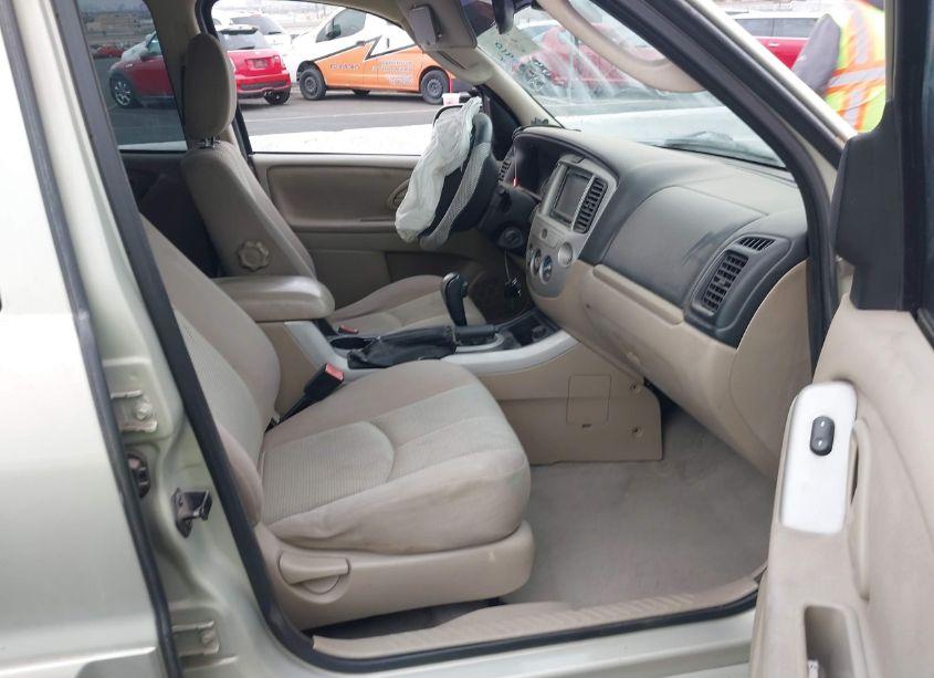 Photo 5 of 2005 Mazda Tribute S (VIN 4F2YZ04145KM36020)