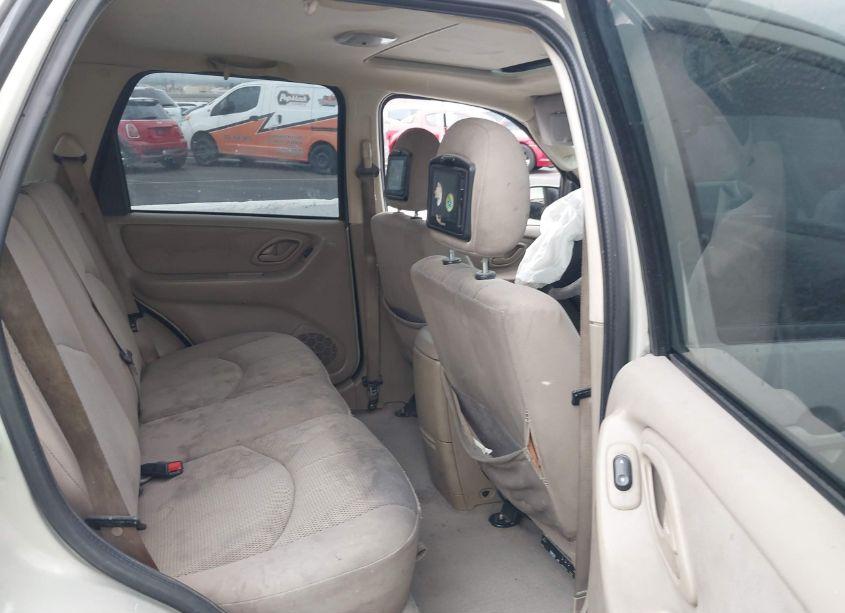 Photo 8 of 2005 Mazda Tribute S (VIN 4F2YZ04145KM36020)