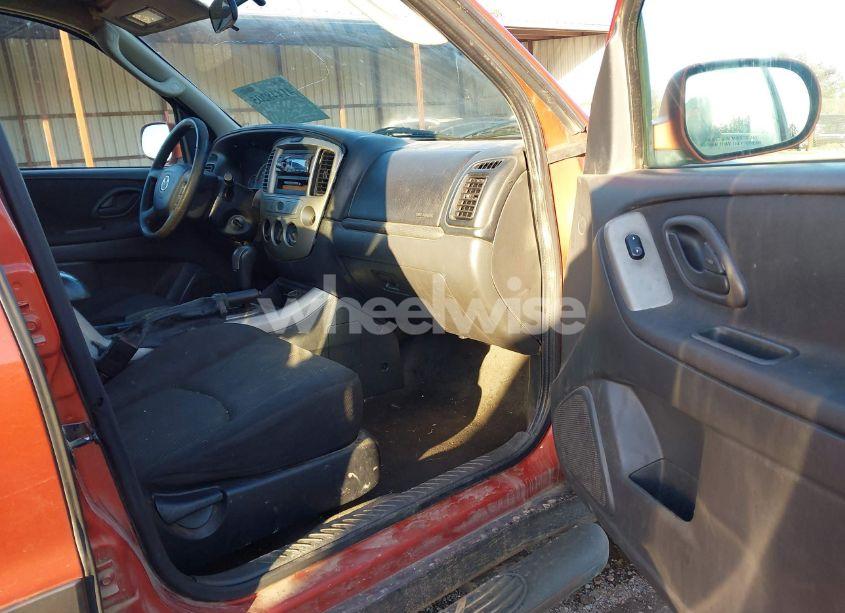 Photo 5 of 2005 Mazda Tribute S (VIN 4F2YZ04145KM60544)