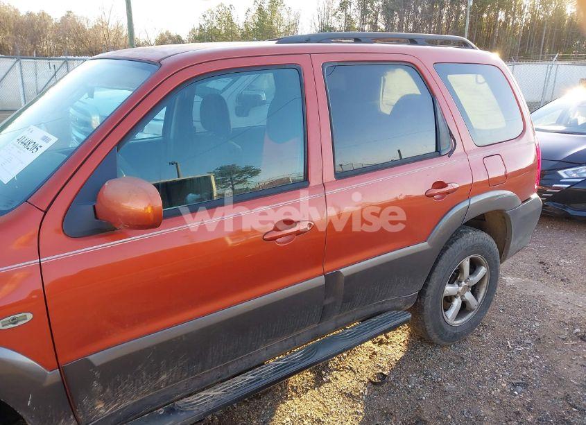 Photo 6 of 2005 Mazda Tribute S (VIN 4F2YZ04145KM60544)