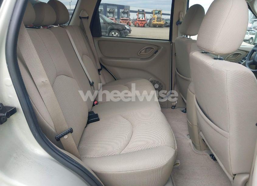 Photo 8 of 2005 Mazda Tribute S (VIN 4F2YZ04155KM08890)