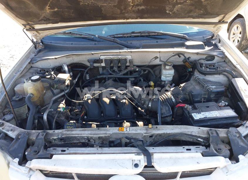 Photo 10 of 2005 Mazda Tribute S (VIN 4F2YZ04165KM65311)