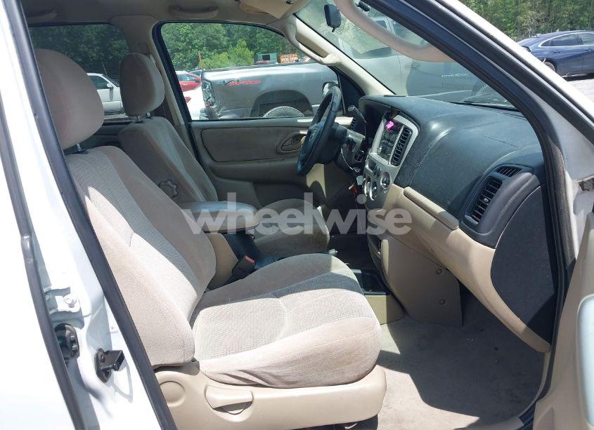 Photo 5 of 2004 Mazda Tribute LX V6 (VIN 4F2YZ04174KM31540)