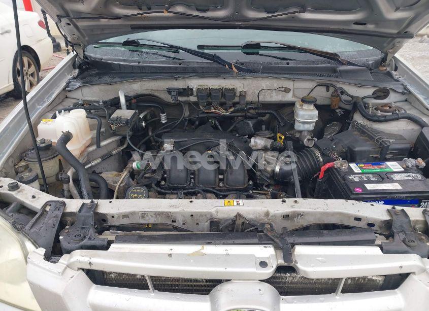 Photo 10 of 2005 Mazda Tribute S (VIN 4F2YZ04175KM56990)