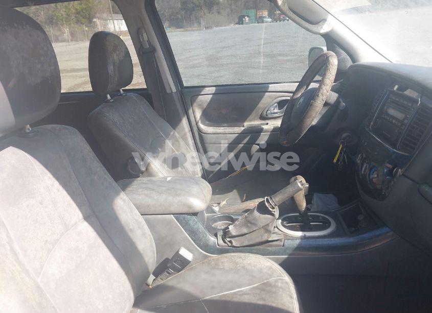 Photo 5 of 2005 Mazda Tribute S (VIN 4F2YZ06155KM32376)