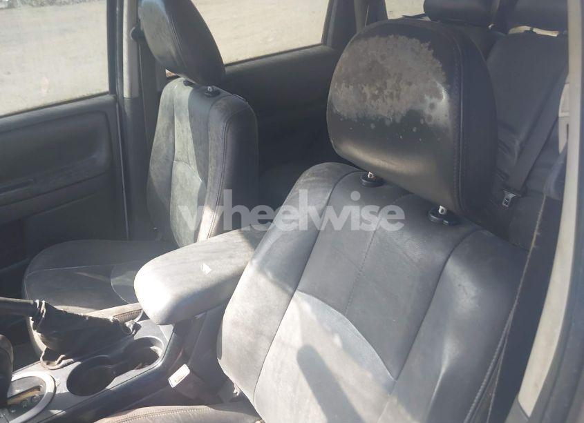 Photo 6 of 2005 Mazda Tribute S (VIN 4F2YZ06155KM32376)