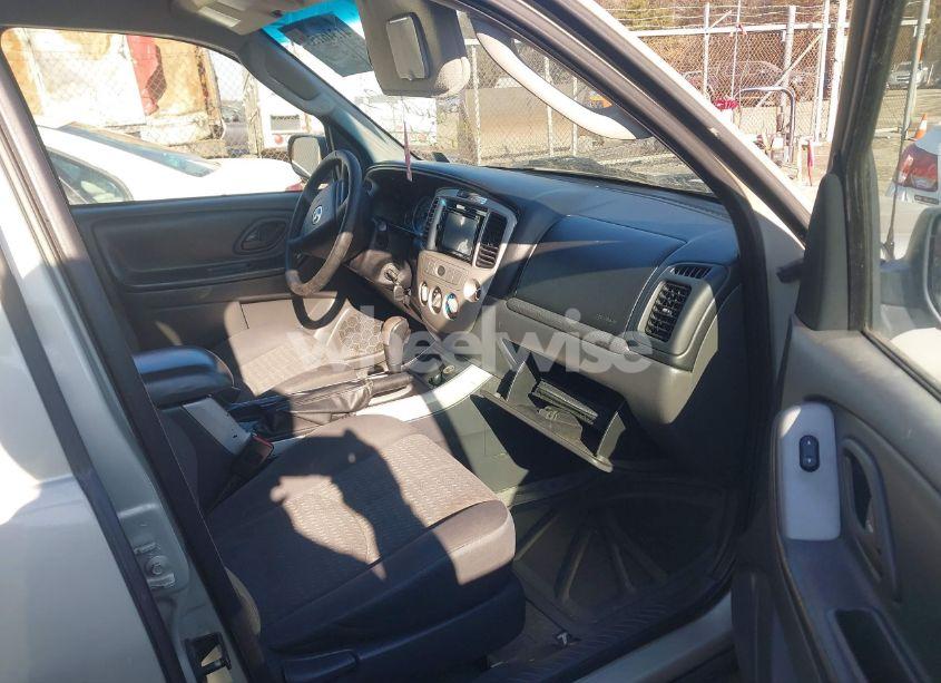 Photo 5 of 2006 Mazda Tribute I (VIN 4F2YZ92Z66KM10050)