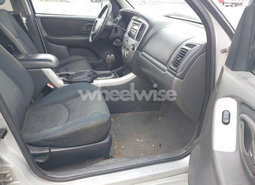 Photo 5 of 2005 Mazda Tribute S (VIN 4F2YZ94185KM08788)