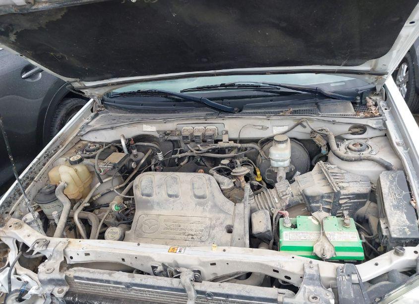 Photo 10 of 2005 Mazda Tribute S (VIN 4F2YZ96115KM22772)