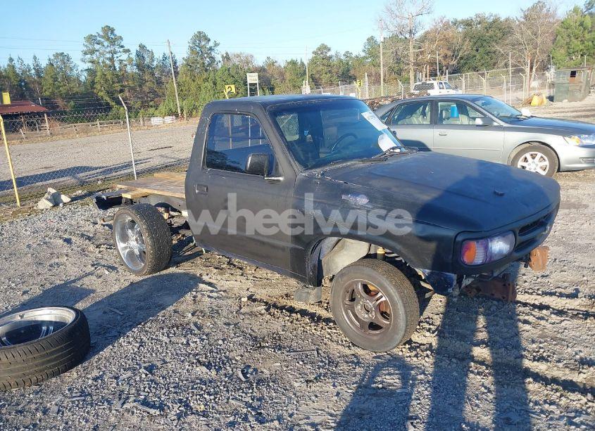 1997 Mazda B2300 SE (VIN 4F4CR12A6VTM06442) main photo