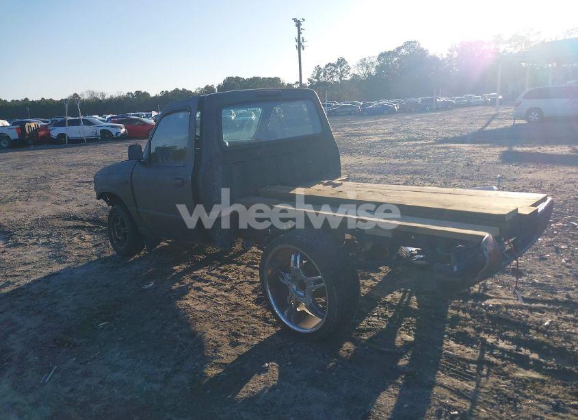 Photo 3 of 1997 Mazda B2300 SE (VIN 4F4CR12A6VTM06442)