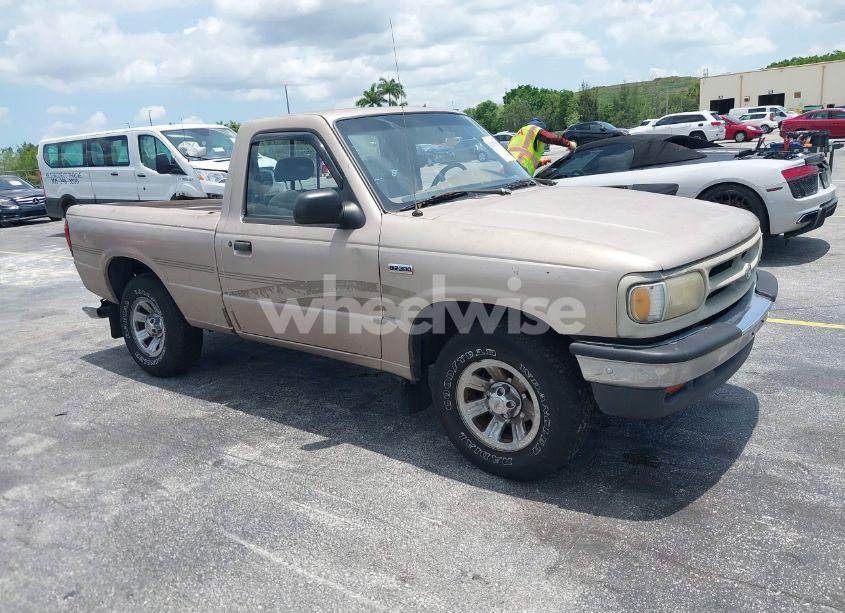 1997 Mazda B2300 SE (VIN 4F4CR12A8VTM11643) main photo