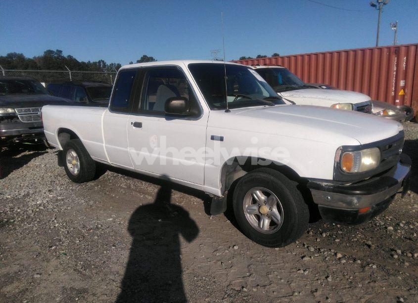 1997 Mazda B2300 SE (VIN 4F4CR16A0VTM09184) main photo