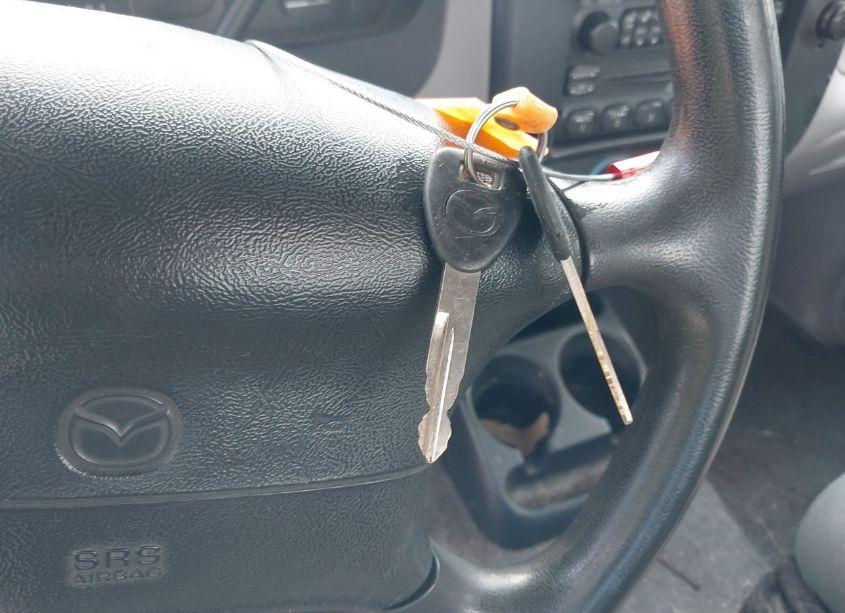 Photo 11 of 2000 Mazda B2500 SE/SX (VIN 4F4YR12C1YTM14198)