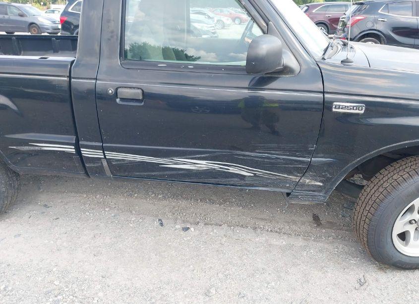 Photo 6 of 2000 Mazda B2500 SE/SX (VIN 4F4YR12C1YTM14198)