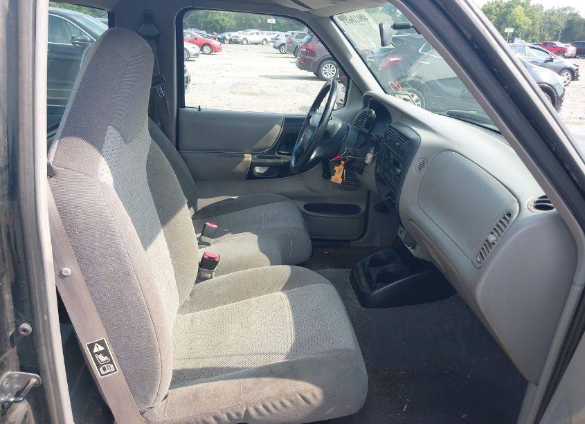 Photo 8 of 2000 Mazda B2500 SE/SX (VIN 4F4YR12C1YTM14198)