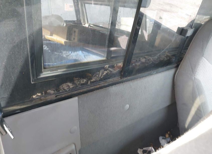 Photo 8 of 2000 Mazda B2500 SE/SX (VIN 4F4YR12C8YTM27370)