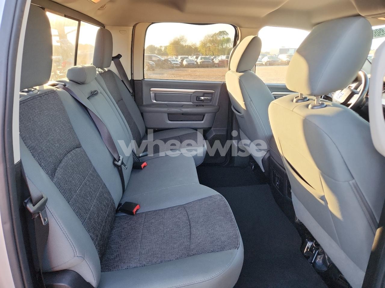 Photo 10 of 2016 RAM 1500 SLT (VIN 4F4YR12D15PM04722)